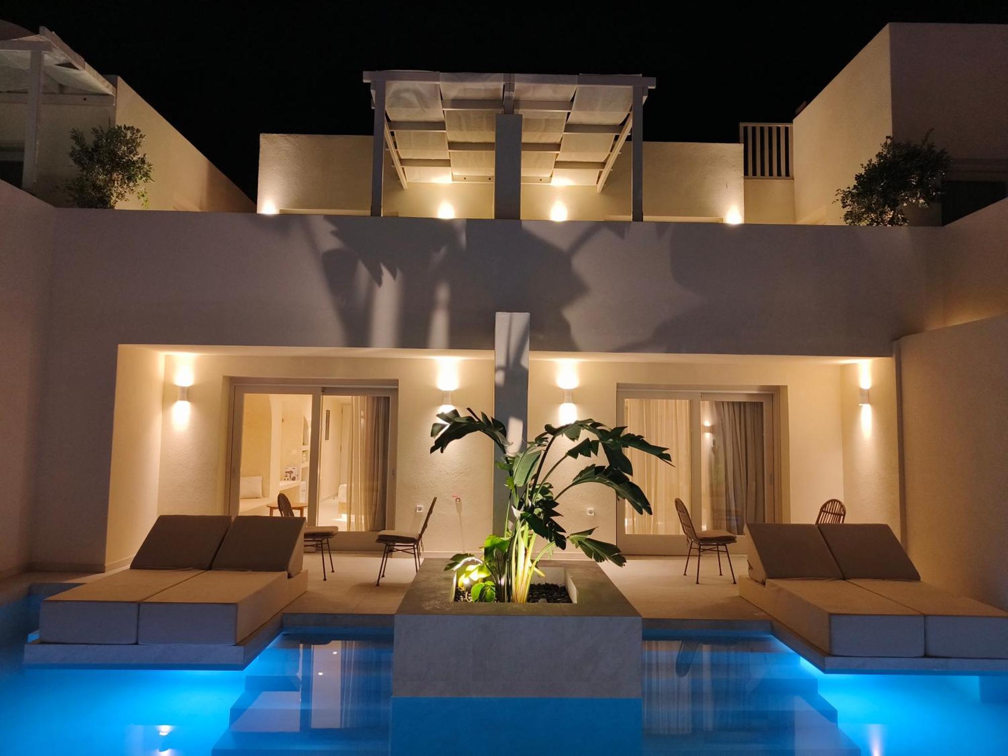 Heyday Luxury Suites Perissa  Dış mekan fotoğraf