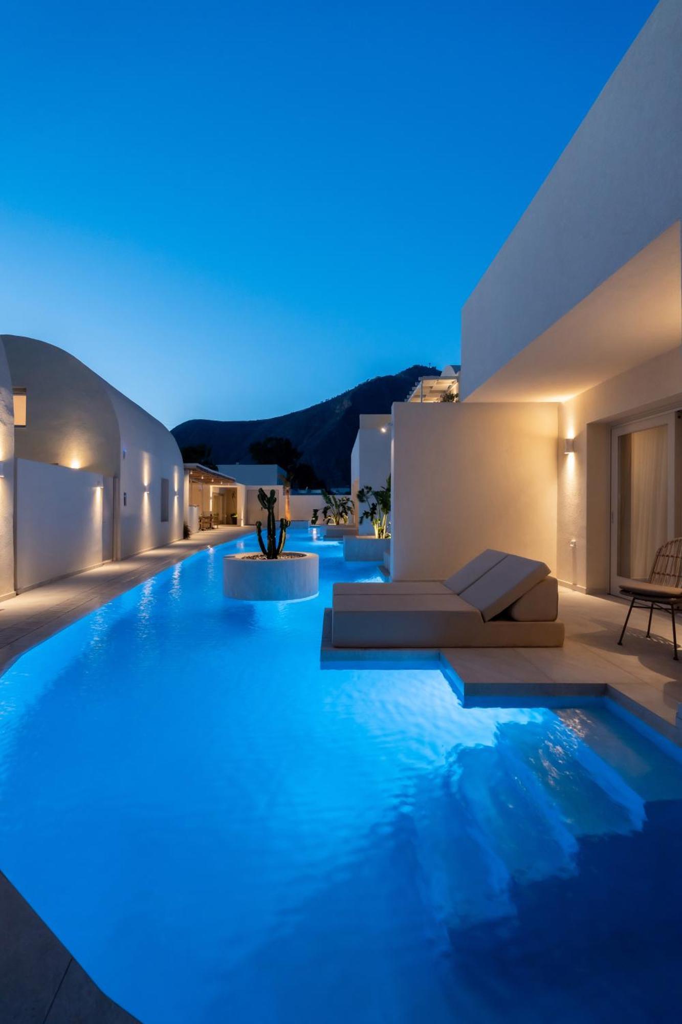 Heyday Luxury Suites Perissa  Dış mekan fotoğraf